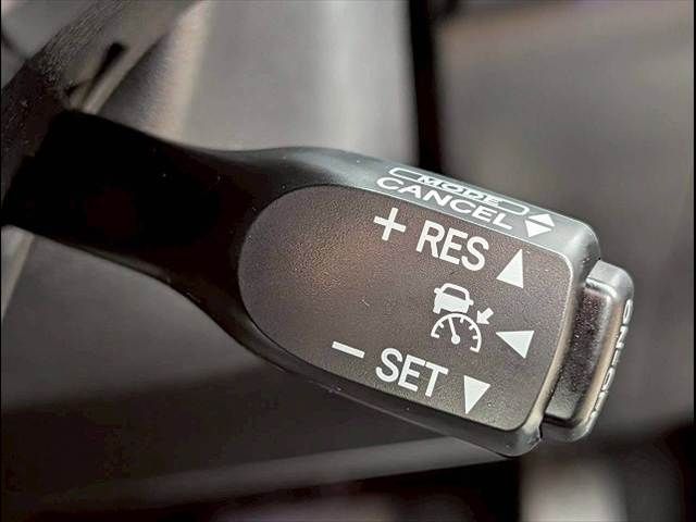 TOYOTA HARRIER HYBRID 2015 Image 31