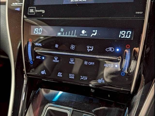 TOYOTA HARRIER HYBRID 2015 Image 31