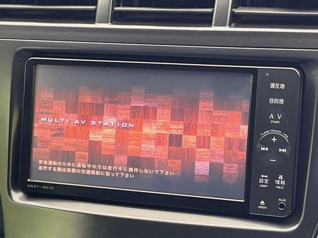 TOYOTA PRIUS ALPHA 2011 Image 31