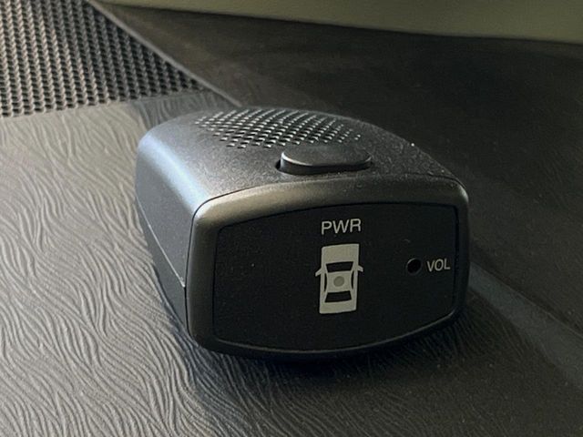 TOYOTA PRIUS ALPHA 2011 Image 31