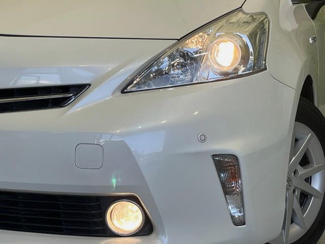 TOYOTA PRIUS ALPHA 2011 Image 31