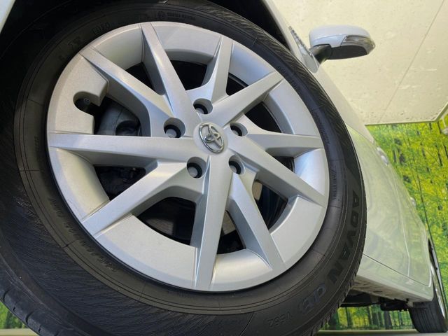 TOYOTA PRIUS ALPHA 2011 Image 31