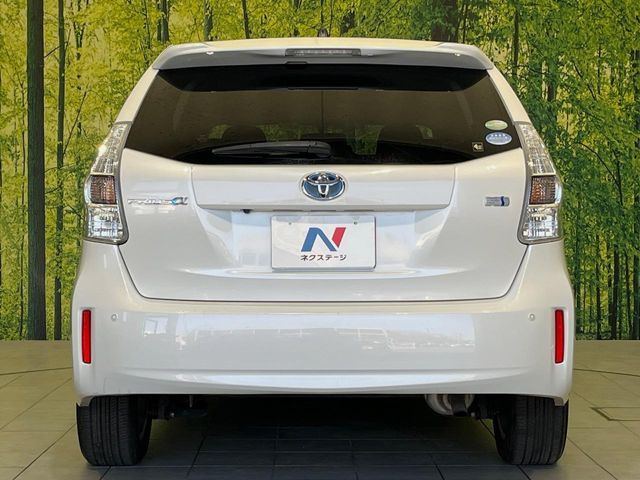 TOYOTA PRIUS ALPHA 2011 Image 31