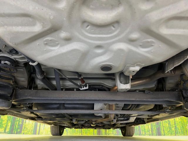 TOYOTA PRIUS ALPHA 2011 Image 31