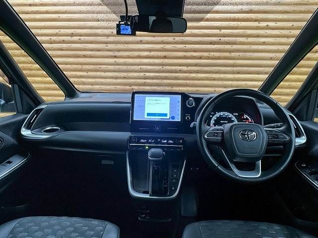 TOYOTA VOXY 2022 Image 31