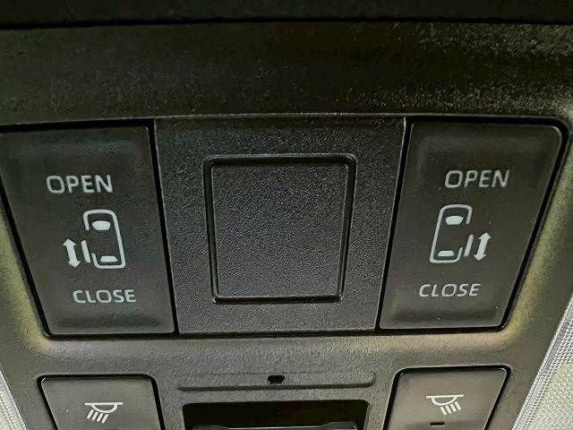 TOYOTA VOXY 2022 Image 31