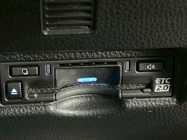 TOYOTA VOXY 2022 Image 31