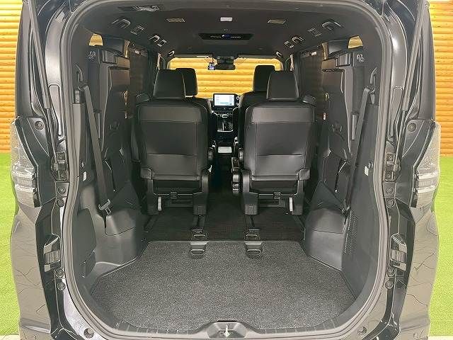 TOYOTA VOXY 2022 Image 31