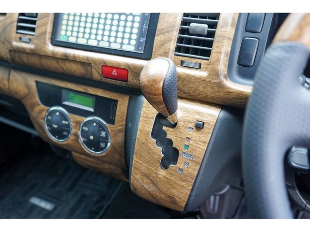 TOYOTA HIACE VAN 4WD 2011 Image 31