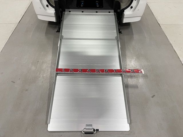 NISSAN SERENA  WG 2017 Image 31