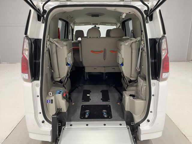 NISSAN SERENA  WG 2017 Image 31