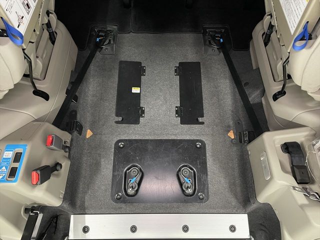 NISSAN SERENA  WG 2017 Image 31