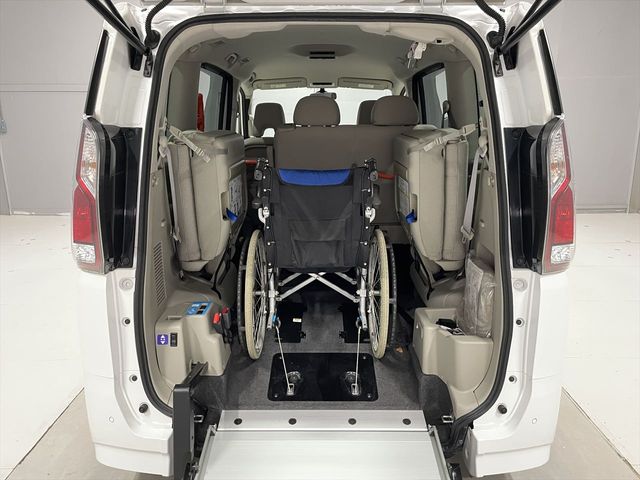 NISSAN SERENA  WG 2017 Image 31