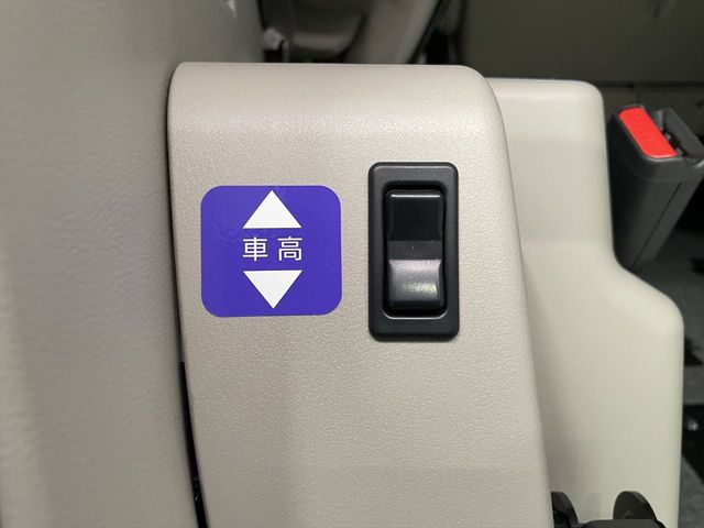 NISSAN SERENA  WG 2017 Image 31