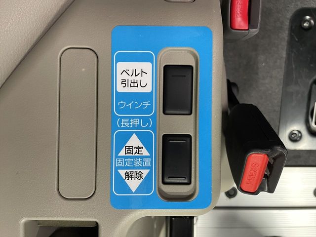 NISSAN SERENA  WG 2017 Image 31