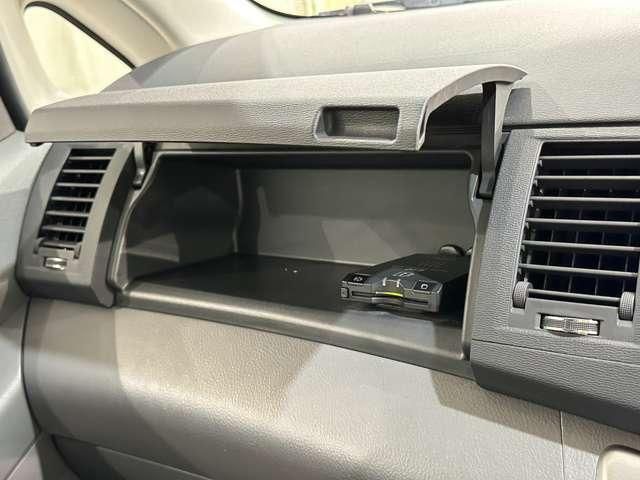 TOYOTA ISIS 2007 Image 31