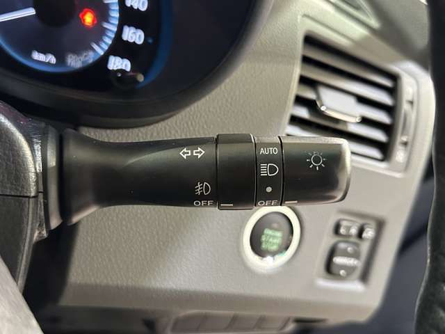 TOYOTA MARK X ZIO 2013 Image 31