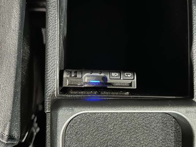 TOYOTA MARK X ZIO 2013 Image 31