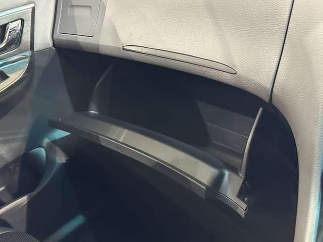 TOYOTA MARK X ZIO 2013 Image 31