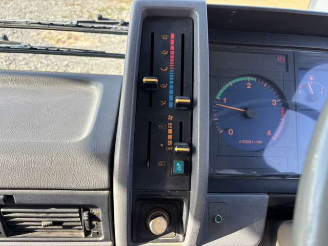 HINO RANGER 1992 Image 31