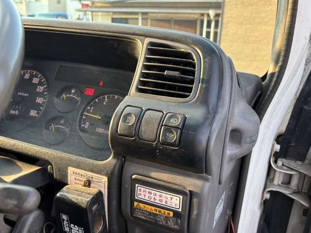 ISUZU ELF 1999 Image 31