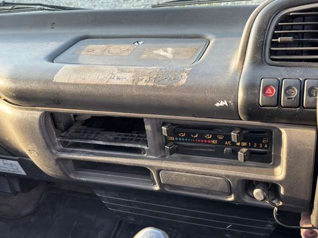 ISUZU ELF 1999 Image 31