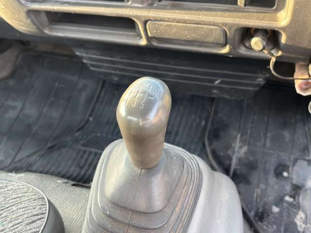 ISUZU ELF 1999 Image 31