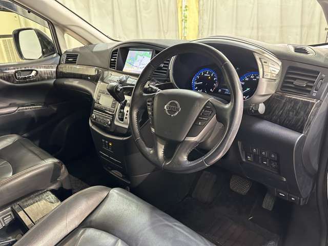 NISSAN ELGRAND 2014 Image 31