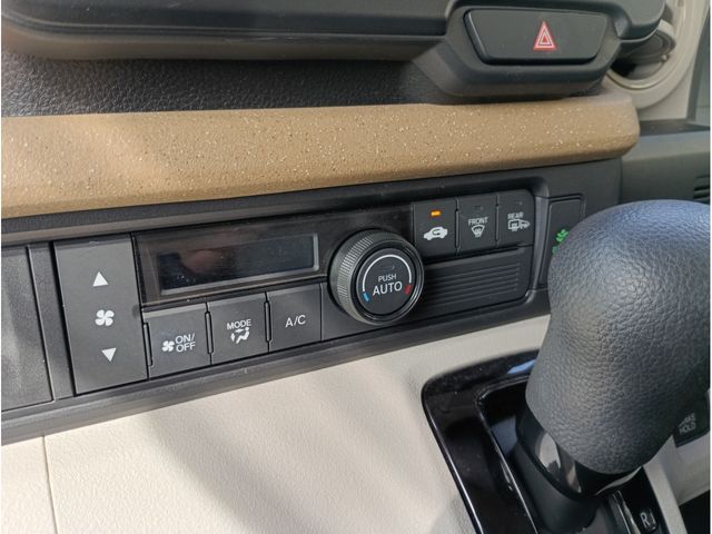 HONDA N BOX 4WD 2024 Image 31