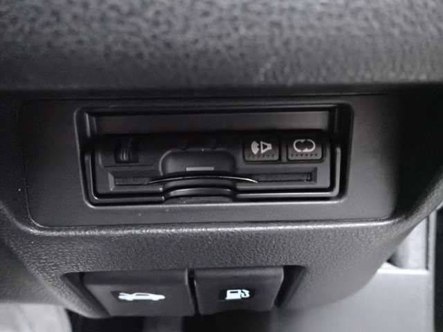 NISSAN JUKE 2012 Image 31