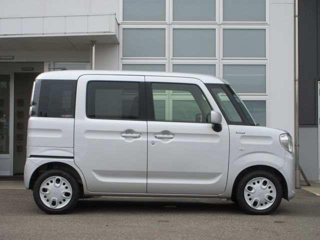 SUZUKI SPACIA 4WD 2023 Image 31