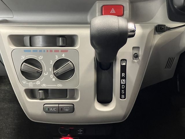 DAIHATSU MIRA E:S 2018 Image 31