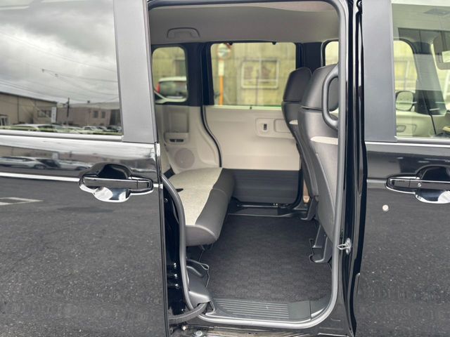 HONDA N BOX 2024 Image 31