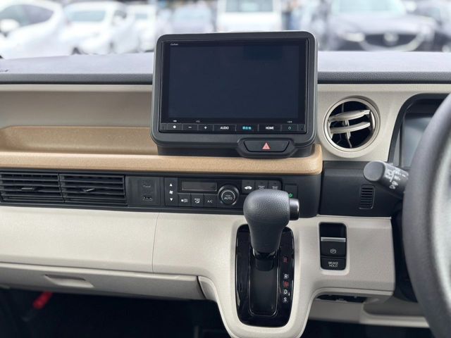 HONDA N BOX 2024 Image 31