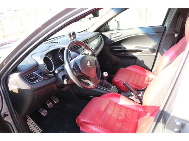 ALFAROMEO GIULIETTA 2012 Image 31