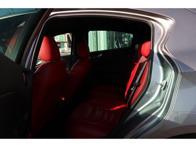 ALFAROMEO GIULIETTA 2012 Image 31