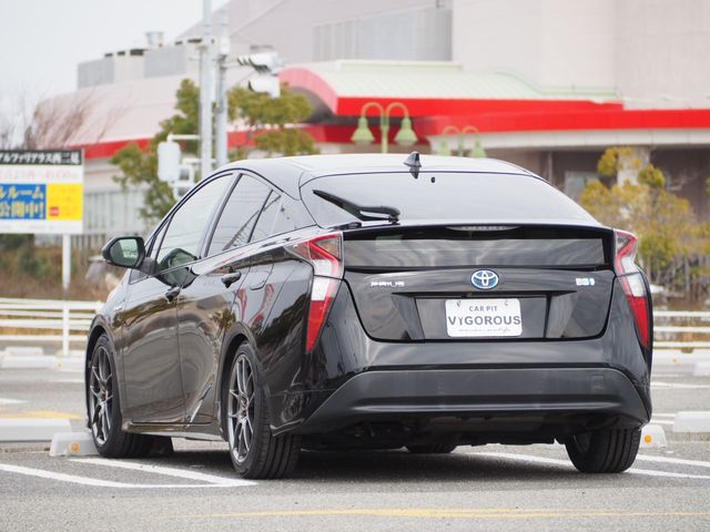 TOYOTA PRIUS 2016 Image 31