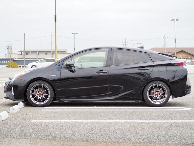 TOYOTA PRIUS 2016 Image 31