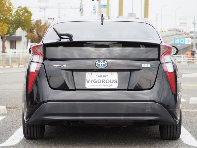 TOYOTA PRIUS 2016 Image 31