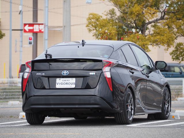 TOYOTA PRIUS 2016 Image 31