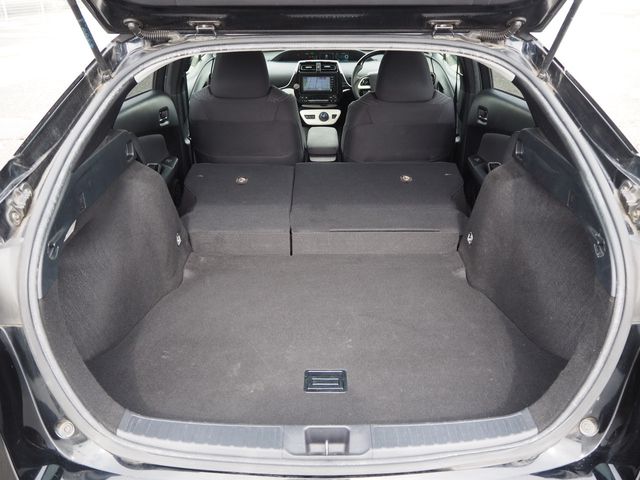 TOYOTA PRIUS 2016 Image 31