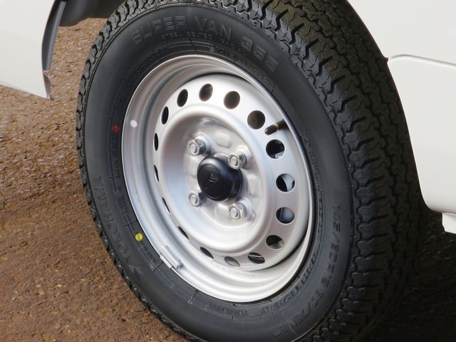 DAIHATSU HIJET TRUCK 4WD 2025 Image 31