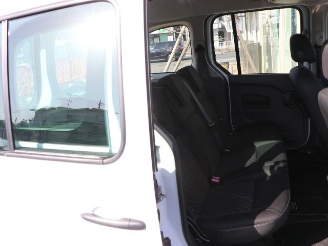 RENAULT KANGOO 2015 Image 31