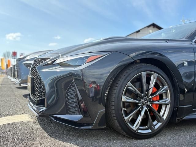TOYOTA LEXUS IS300H 2023 Image 31