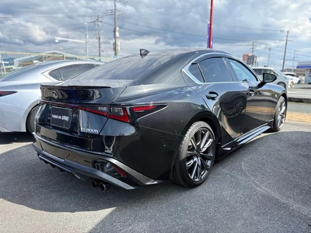 TOYOTA LEXUS IS300H 2023 Image 31
