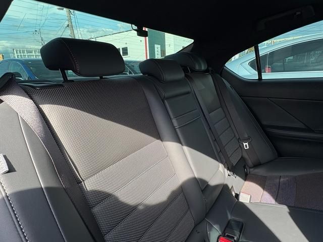 TOYOTA LEXUS IS300H 2023 Image 31