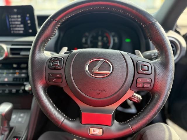 TOYOTA LEXUS IS300H 2023 Image 31