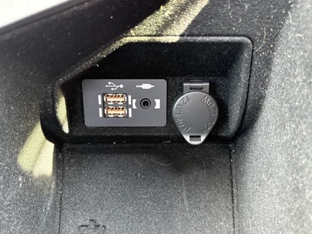 TOYOTA LEXUS IS300H 2023 Image 31