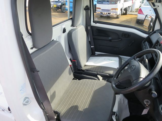 DAIHATSU HIJET TRUCK 4WD 2019 Image 31