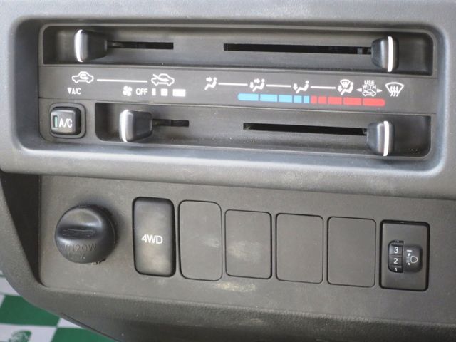 DAIHATSU HIJET TRUCK 4WD 2019 Image 31